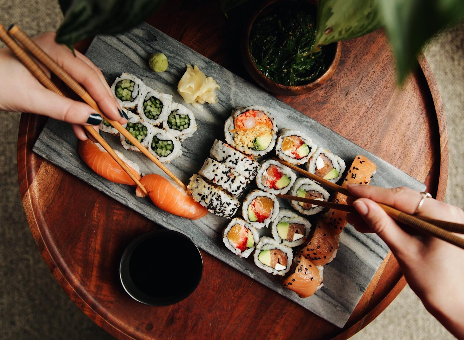 ASSORTIMENTS & SASHIMIS