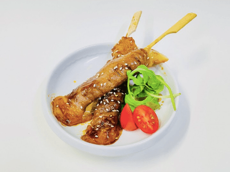 REF: Y3 - BROCHETTE BOEUF FROMAGE - Vendus par paire ICHIBAN SUSHI EXPRESS 